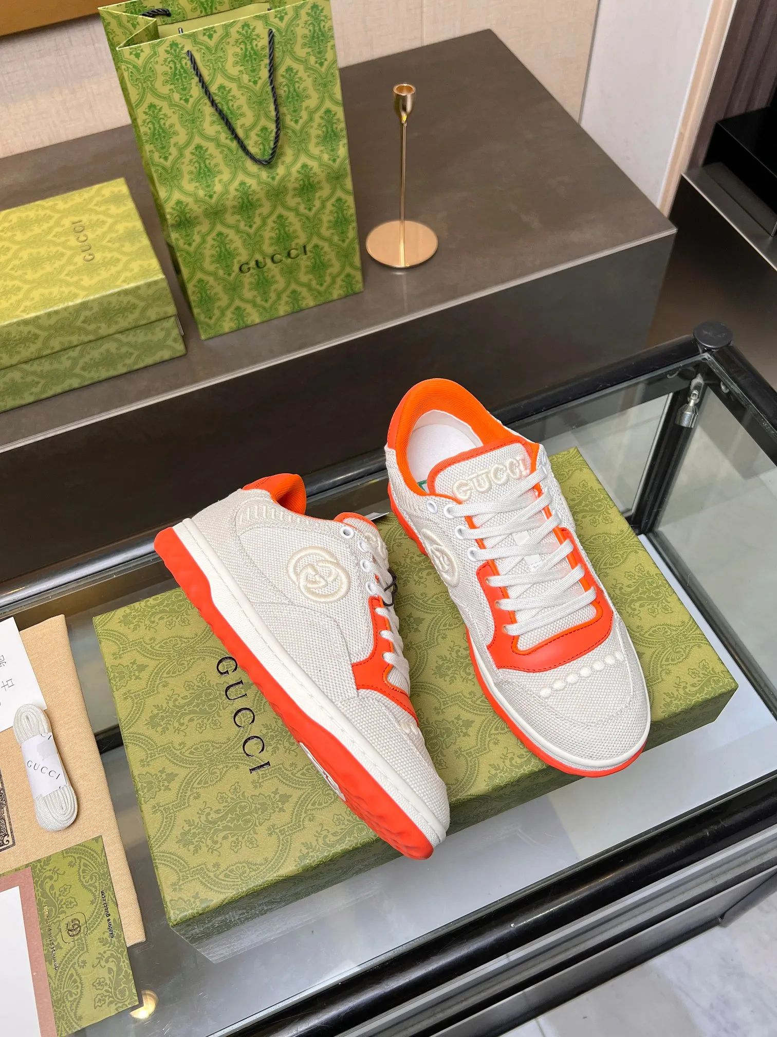 👟👟Ex-factory price 520👟👟 Top version, full styling effect, instant sales of the common practice of soft treading in the market, 💣💣💣Gucci2023 early spring Gucci G home latest hot style MAC80 sports shoes couple style casual retro distressed dirty shoes small dirty shoes small white shoes🌸🌸🌸 original purchase and development Production Gucci MAC80 new hot-selling series. The exquisite and compact interlocking double G logo romantically interprets the aesthetic concept of this series. Made of off-white leather, ▪️Material: original customized imported first-layer cowhide ▪️Inner lining: original customized imported breathable mesh ▪️Outsole: original molded two-color TPU outsole ▪️Sole thickness: 3CM ▪️Size: women's 35-40 / men's 39-45